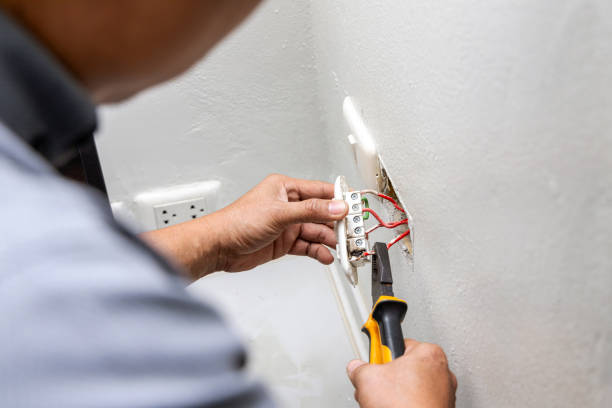 Best Circuit Breaker Repair  in Oaklawn Sunview, KS